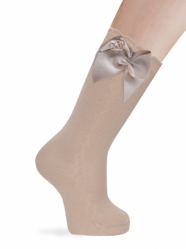 Calcetines altos calados lateral con lazo con rosa Haya Peanut