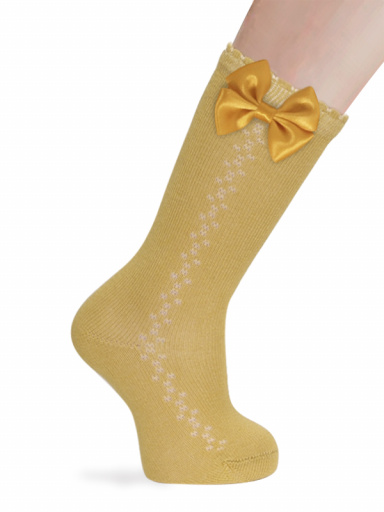 Calcetines altos calados lateral con lazo Mostaza Mustard