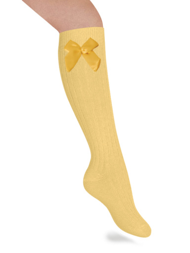 Calcetines altos canalé con lazo de raso con volumen Mostaza Mustard