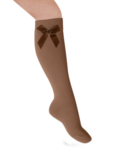 Calcetines altos lisos con lazo de terciopelo largo Avellana Hazel