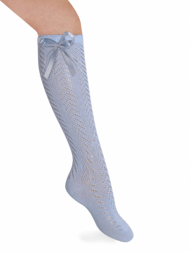 Calcetines altos perlé calados con lazo de raso largo Azul Bebe Babyblue