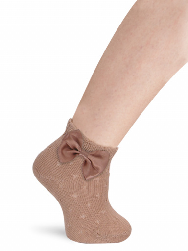 Calcetines cortos perlé plumeti con lazo de raso Camel