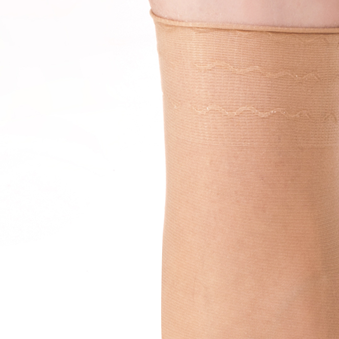 Detalle de calcetín tobillero con puño de silicona
