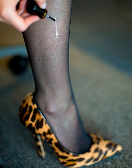 Esmalte de uñas para reparar las roturas El esmalte de uñas sirve para reparar las roturas