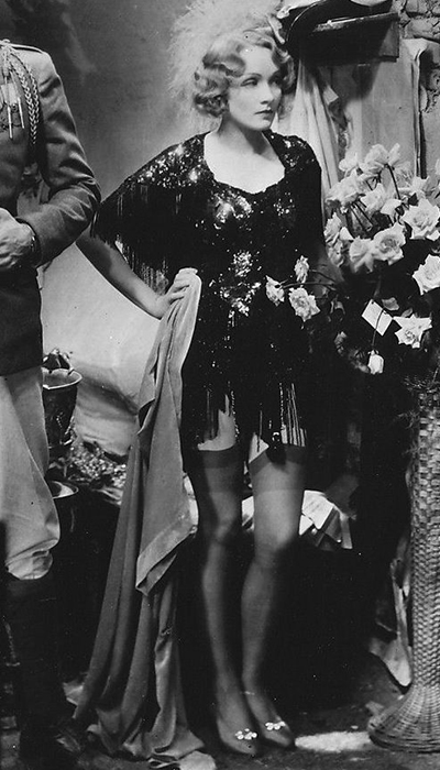 Marlene Dietrich en la película Marruecos Marlene Dietrich en la película Marruecos