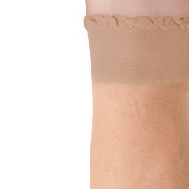 Detalle de calcetín tobillero con puño confort