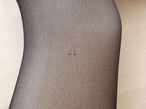 Enganchón en tejido de un panty Enganchón en tejido de un panty